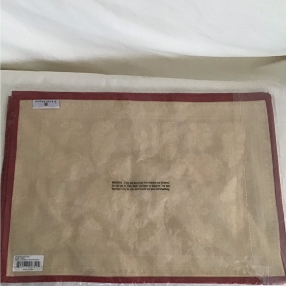 Pomegranate placemats set of 4 . Feather red. New condition - Picture 3 of 4